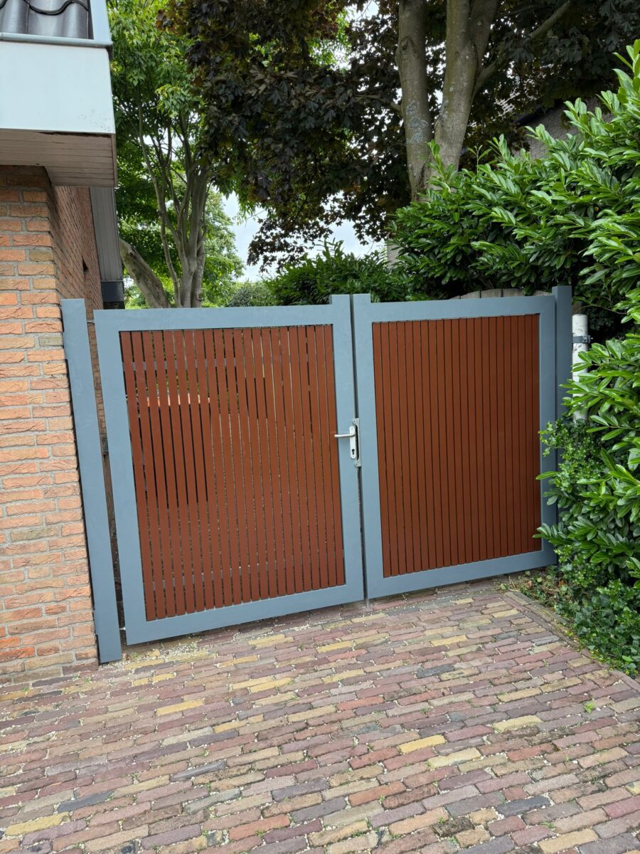 Aluminium maatwerk dubbele tuinpoort